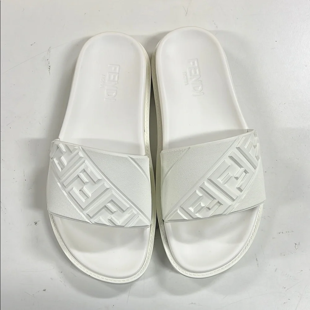 Fendi Embossed Logo White Slides men uk 6 usa 7 new in box - Picture 3 of 6